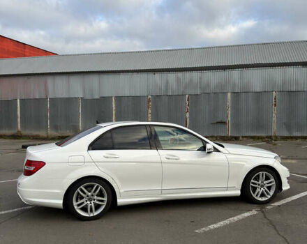 Белый Мерседес Ц-Класс, объемом двигателя 1.8 л и пробегом 195 тыс. км за 12500 $, фото 7 на Automoto.ua