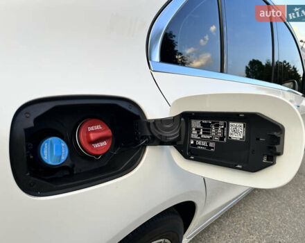 Мерседес Ц-Класс 2014 в Киеве на Automoto.ua Белый Мерседес Ц-Класс, объемом двигателя 2.2 л и пробегом 150 тыс. км за 19700 $, фото 23 на Automoto.ua