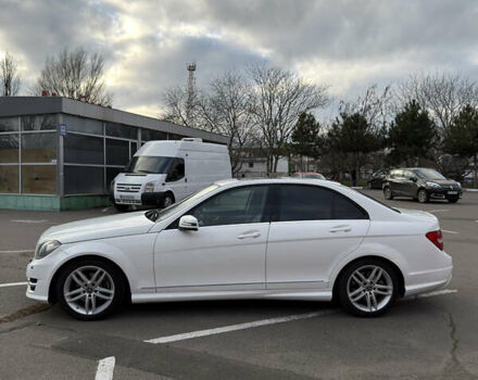 Белый Мерседес Ц-Класс, объемом двигателя 1.8 л и пробегом 195 тыс. км за 12500 $, фото 3 на Automoto.ua