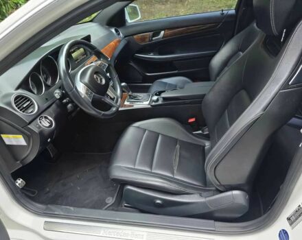 Белый Мерседес Ц-Класс, объемом двигателя 1.8 л и пробегом 81 тыс. км за 8000 $, фото 10 на Automoto.ua