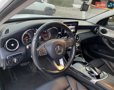 Мерседес Ц-Класс 2014 в Киеве на Automoto.ua Белый Мерседес Ц-Класс, объемом двигателя 2.2 л и пробегом 150 тыс. км за 19700 $, фото 52 на Automoto.ua