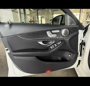 Белый Мерседес Ц-Класс, объемом двигателя 2 л и пробегом 140 тыс. км за 20500 $, фото 22 на Automoto.ua