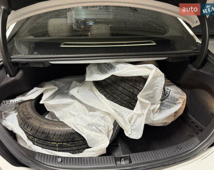 Белый Мерседес Ц-Класс, объемом двигателя 1.99 л и пробегом 109 тыс. км за 18900 $, фото 24 на Automoto.ua