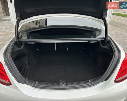 Білий Мерседес Ц-Клас, об'ємом двигуна 2 л та пробігом 165 тис. км за 17999 $, фото 22 на Automoto.ua