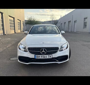 Белый Мерседес Ц-Класс, объемом двигателя 2 л и пробегом 140 тыс. км за 20500 $, фото 1 на Automoto.ua