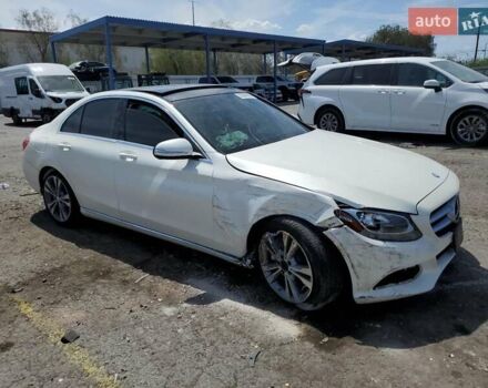 Белый Мерседес Ц-Класс, объемом двигателя 1.99 л и пробегом 75 тыс. км за 2800 $, фото 3 на Automoto.ua