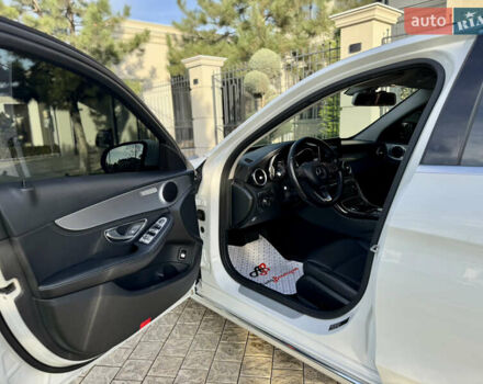 Білий Мерседес Ц-Клас, об'ємом двигуна 2 л та пробігом 125 тис. км за 21900 $, фото 20 на Automoto.ua