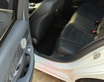 Белый Мерседес Ц-Класс, объемом двигателя 2 л и пробегом 140 тыс. км за 20500 $, фото 12 на Automoto.ua