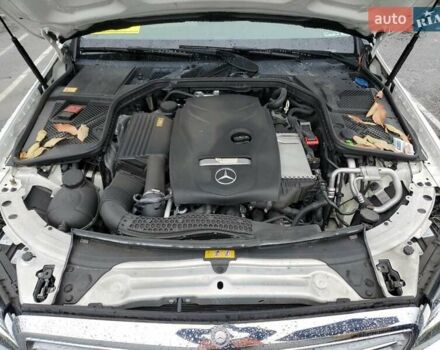 Білий Мерседес Ц-Клас, об'ємом двигуна 2 л та пробігом 119 тис. км за 3000 $, фото 10 на Automoto.ua