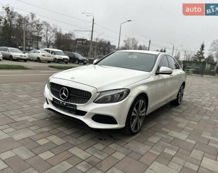 Білий Мерседес Ц-Клас, об'ємом двигуна 2 л та пробігом 165 тис. км за 17999 $, фото 1 на Automoto.ua