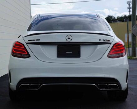 Білий Мерседес Ц-Клас, об'ємом двигуна 4 л та пробігом 70 тис. км за 19900 $, фото 5 на Automoto.ua