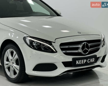 Белый Мерседес Ц-Класс, объемом двигателя 2.14 л и пробегом 144 тыс. км за 27000 $, фото 3 на Automoto.ua