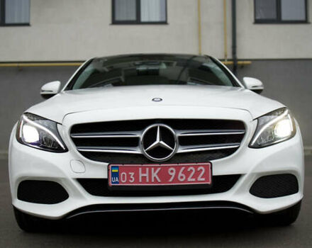 Белый Мерседес Ц-Класс, объемом двигателя 2 л и пробегом 166 тыс. км за 19000 $, фото 2 на Automoto.ua
