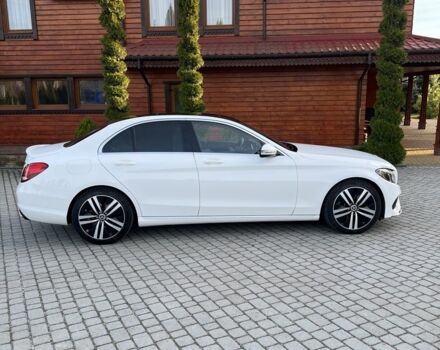 Белый Мерседес Ц-Класс, объемом двигателя 2 л и пробегом 69 тыс. км за 24900 $, фото 1 на Automoto.ua