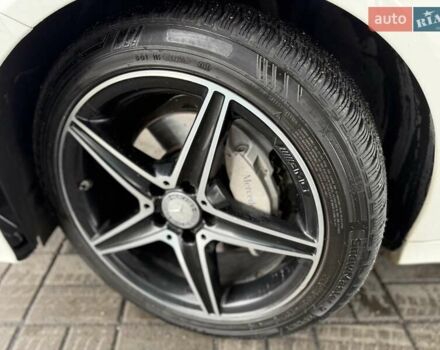 Белый Мерседес Ц-Класс, объемом двигателя 2 л и пробегом 130 тыс. км за 22000 $, фото 4 на Automoto.ua