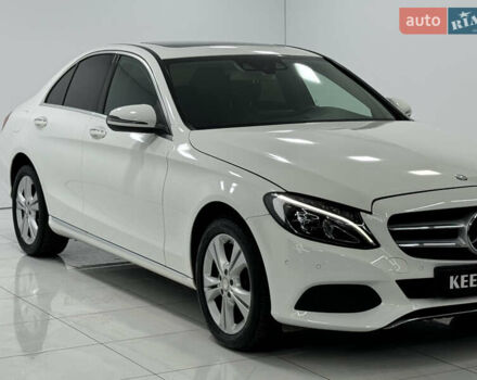 Белый Мерседес Ц-Класс, объемом двигателя 2.14 л и пробегом 144 тыс. км за 27000 $, фото 4 на Automoto.ua