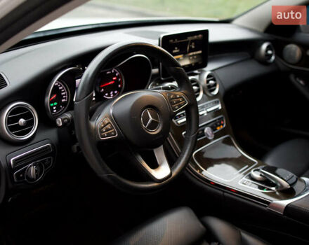 Белый Мерседес Ц-Класс, объемом двигателя 2 л и пробегом 166 тыс. км за 19000 $, фото 30 на Automoto.ua