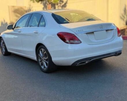 Белый Мерседес Ц-Класс, объемом двигателя 2 л и пробегом 79 тыс. км за 2450 $, фото 3 на Automoto.ua