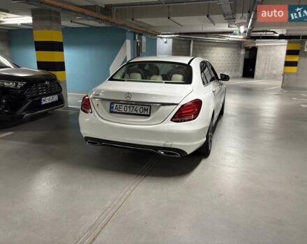 Белый Мерседес Ц-Класс, объемом двигателя 1.99 л и пробегом 153 тыс. км за 20000 $, фото 5 на Automoto.ua