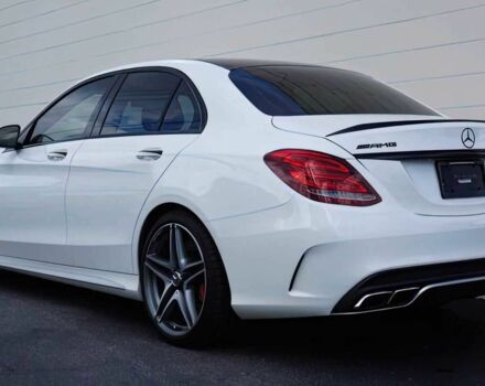 Білий Мерседес Ц-Клас, об'ємом двигуна 4 л та пробігом 70 тис. км за 19900 $, фото 4 на Automoto.ua