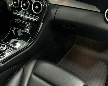 Белый Мерседес Ц-Класс, объемом двигателя 2.14 л и пробегом 144 тыс. км за 27000 $, фото 10 на Automoto.ua