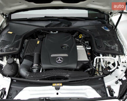 Белый Мерседес Ц-Класс, объемом двигателя 2 л и пробегом 166 тыс. км за 19000 $, фото 23 на Automoto.ua