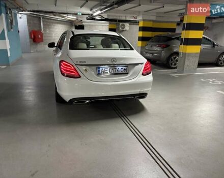 Белый Мерседес Ц-Класс, объемом двигателя 1.99 л и пробегом 153 тыс. км за 20000 $, фото 4 на Automoto.ua