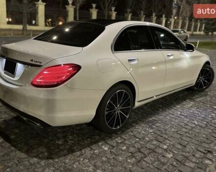 Белый Мерседес Ц-Класс, объемом двигателя 2 л и пробегом 110 тыс. км за 23500 $, фото 1 на Automoto.ua