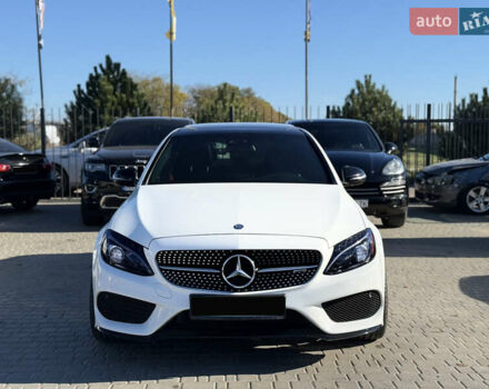 Белый Мерседес Ц-Класс, объемом двигателя 3 л и пробегом 43 тыс. км за 36000 $, фото 2 на Automoto.ua