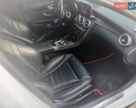 Белый Мерседес Ц-Класс, объемом двигателя 3 л и пробегом 169 тыс. км за 32995 $, фото 5 на Automoto.ua