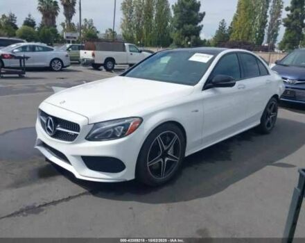 Белый Мерседес Ц-Класс, объемом двигателя 3 л и пробегом 108 тыс. км за 11000 $, фото 1 на Automoto.ua