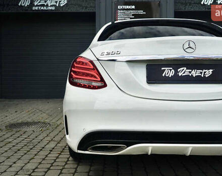 Белый Мерседес Ц-Класс, объемом двигателя 2 л и пробегом 97 тыс. км за 23900 $, фото 17 на Automoto.ua