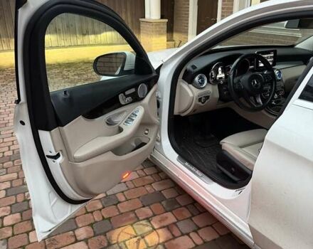 Белый Мерседес Ц-Класс, объемом двигателя 2 л и пробегом 110 тыс. км за 23500 $, фото 7 на Automoto.ua