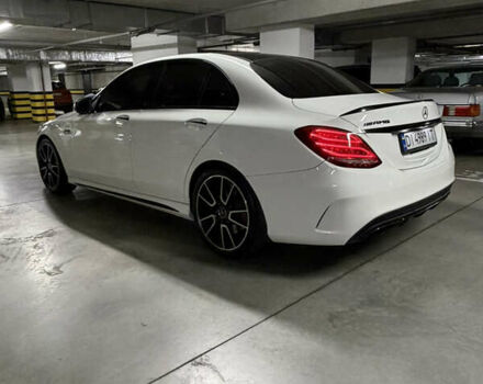 Белый Мерседес Ц-Класс, объемом двигателя 3 л и пробегом 175 тыс. км за 35600 $, фото 4 на Automoto.ua