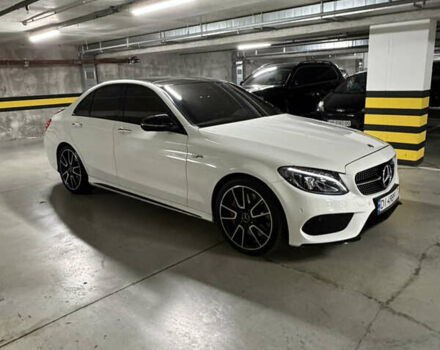 Белый Мерседес Ц-Класс, объемом двигателя 3 л и пробегом 175 тыс. км за 35600 $, фото 1 на Automoto.ua