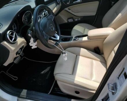 Білий Мерседес Ц-Клас, об'ємом двигуна 2 л та пробігом 90 тис. км за 2500 $, фото 6 на Automoto.ua