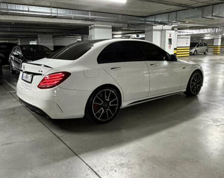 Белый Мерседес Ц-Класс, объемом двигателя 3 л и пробегом 175 тыс. км за 35600 $, фото 2 на Automoto.ua