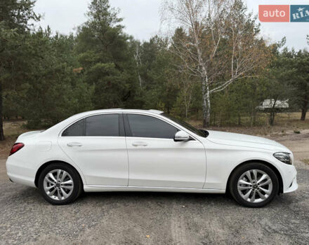 Белый Мерседес Ц-Класс, объемом двигателя 1.95 л и пробегом 63 тыс. км за 26500 $, фото 3 на Automoto.ua