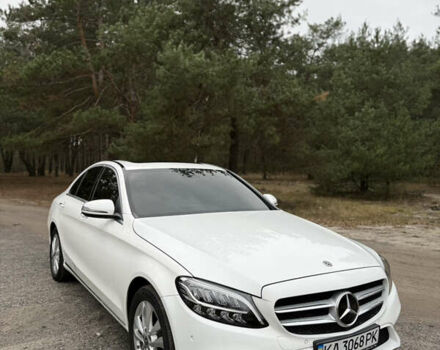 Белый Мерседес Ц-Класс, объемом двигателя 1.95 л и пробегом 63 тыс. км за 26500 $, фото 2 на Automoto.ua