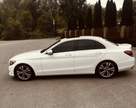 Білий Мерседес Ц-Клас, об'ємом двигуна 2 л та пробігом 127 тис. км за 22500 $, фото 3 на Automoto.ua