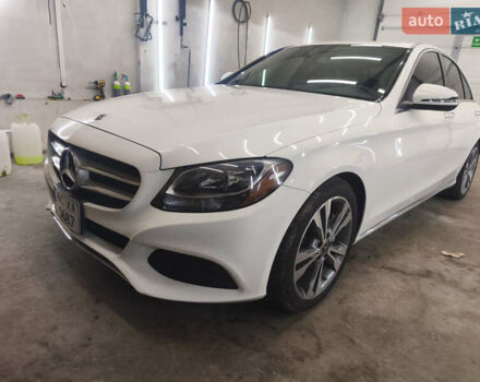 Білий Мерседес Ц-Клас, об'ємом двигуна 1.99 л та пробігом 34 тис. км за 21800 $, фото 1 на Automoto.ua