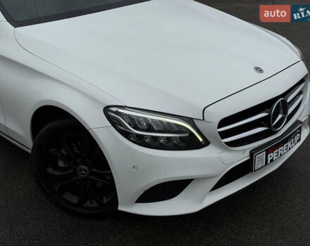 Белый Мерседес Ц-Класс, объемом двигателя 1.5 л и пробегом 112 тыс. км за 24999 $, фото 2 на Automoto.ua