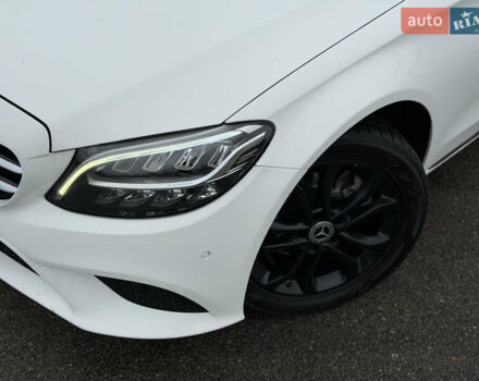 Белый Мерседес Ц-Класс, объемом двигателя 1.5 л и пробегом 112 тыс. км за 24999 $, фото 4 на Automoto.ua