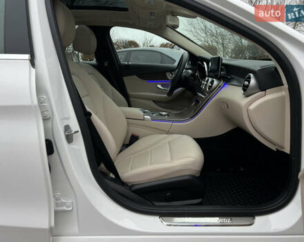 Белый Мерседес Ц-Класс, объемом двигателя 2 л и пробегом 97 тыс. км за 26999 $, фото 56 на Automoto.ua