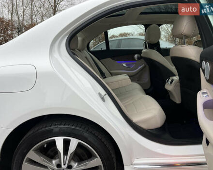 Белый Мерседес Ц-Класс, объемом двигателя 2 л и пробегом 97 тыс. км за 26999 $, фото 52 на Automoto.ua