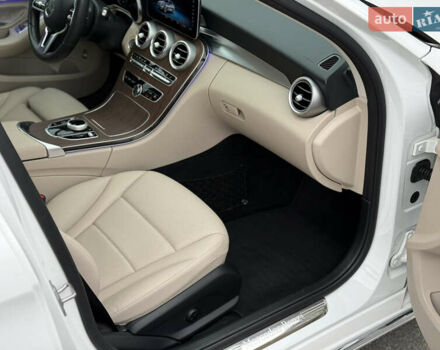 Белый Мерседес Ц-Класс, объемом двигателя 2 л и пробегом 97 тыс. км за 26999 $, фото 28 на Automoto.ua