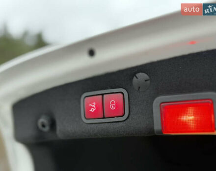 Белый Мерседес Ц-Класс, объемом двигателя 2 л и пробегом 97 тыс. км за 26999 $, фото 38 на Automoto.ua