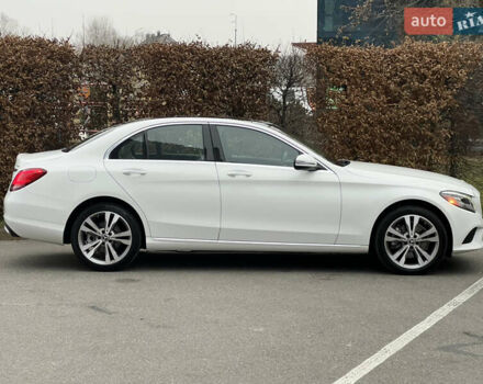 Белый Мерседес Ц-Класс, объемом двигателя 2 л и пробегом 97 тыс. км за 26999 $, фото 24 на Automoto.ua