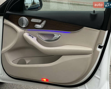 Белый Мерседес Ц-Класс, объемом двигателя 2 л и пробегом 97 тыс. км за 26999 $, фото 54 на Automoto.ua