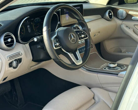 Белый Мерседес Ц-Класс, объемом двигателя 1.99 л и пробегом 84 тыс. км за 32500 $, фото 16 на Automoto.ua